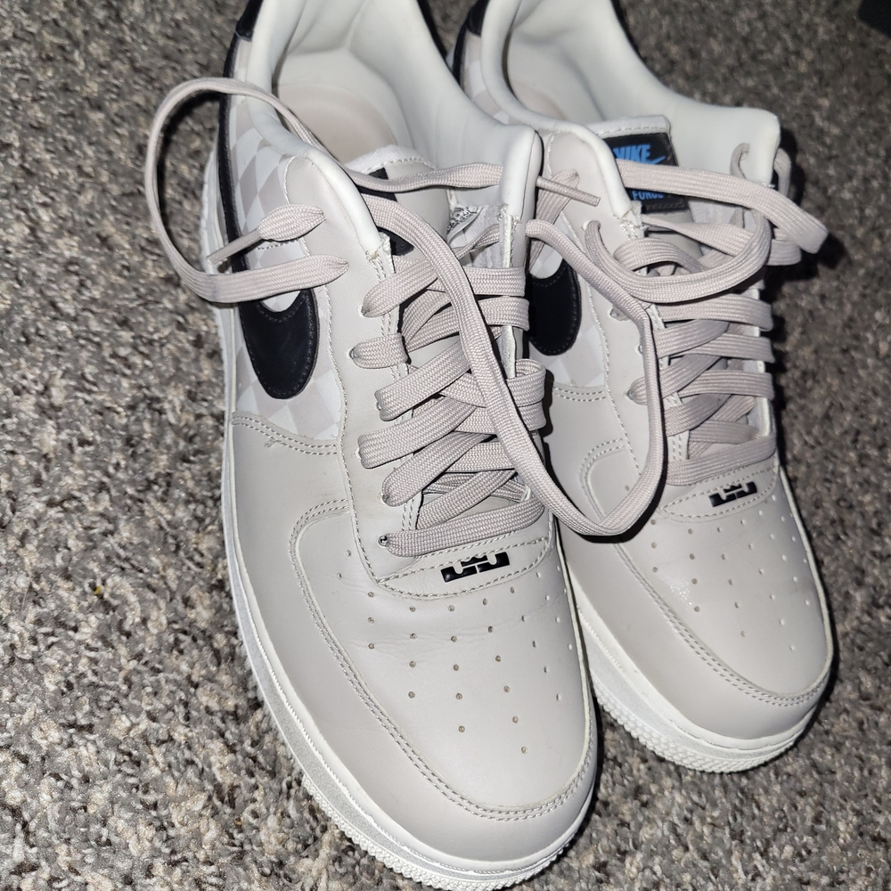 Nike Men’s Air Force 1 Low — Light Gray with Black Swoosh